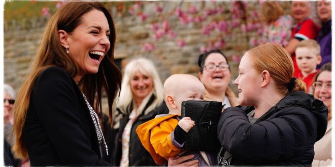 Cute Baby Cheekily Steals Princess Kate £675 Handbag While Mortified Mum Looks On