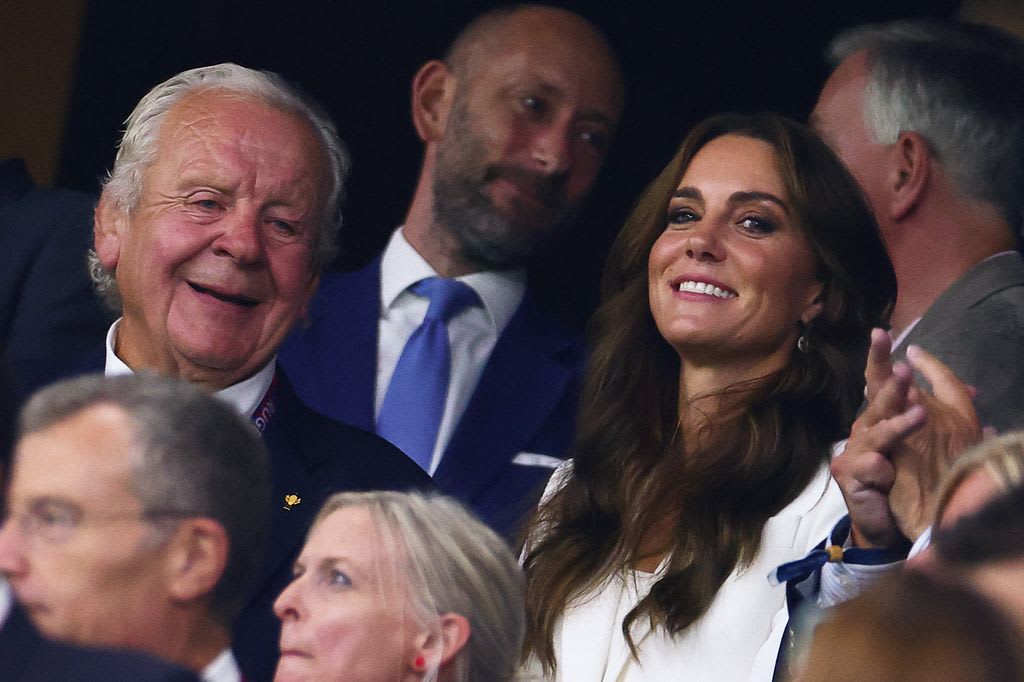 Kate Middleton sat with Sir Bill Beaumont