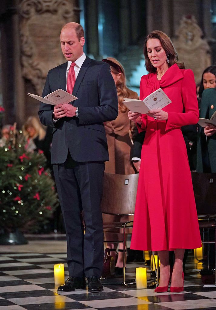 Prince William and Kate Middleton singing Christmas carols